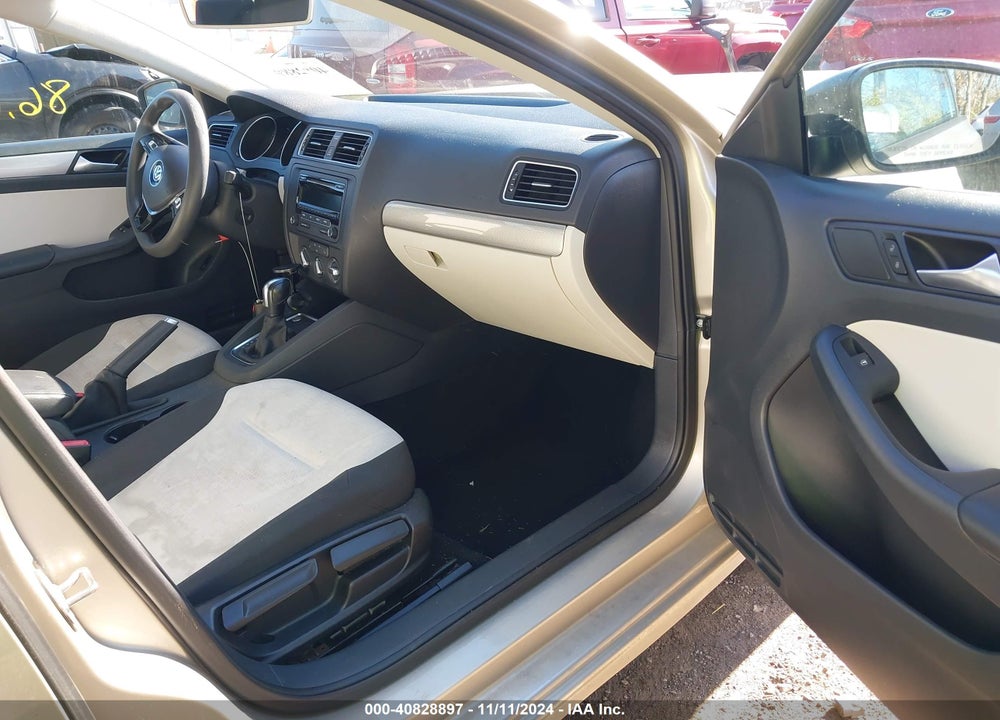2015 VOLKSWAGEN JETTA VIN: 3VWD07AJ0FM403674