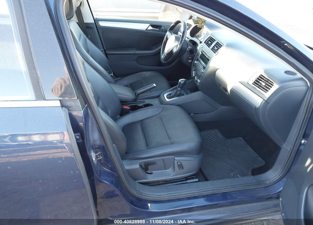 2014 VOLKSWAGEN JETTA VIN: 3VWD17AJ2EM328715