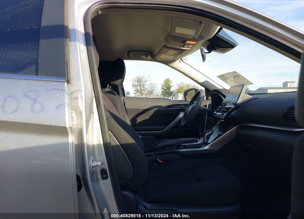 2024 MITSUBISHI ECLIPSE CROSS LE VIN: JA4ATVAA9RZ014028