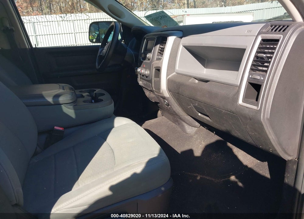 2014 RAM 1500 EXPRESS VIN: 1C6RR7KTXES447435