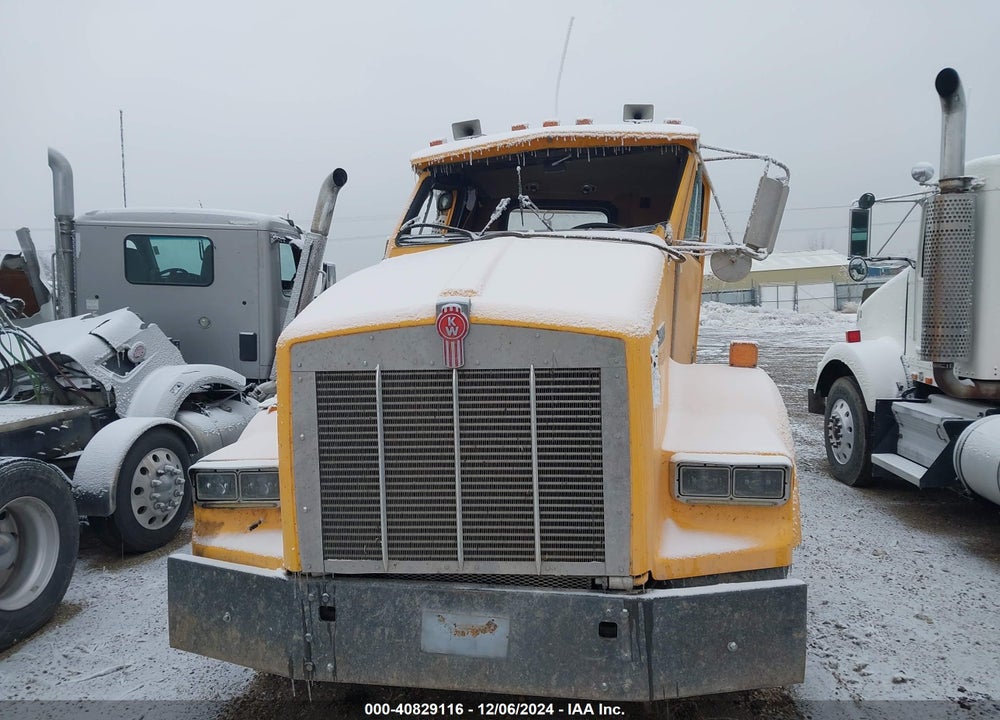 1992 KENWORTH T800 T800 VIN: 1XKDDB9XXNS582318