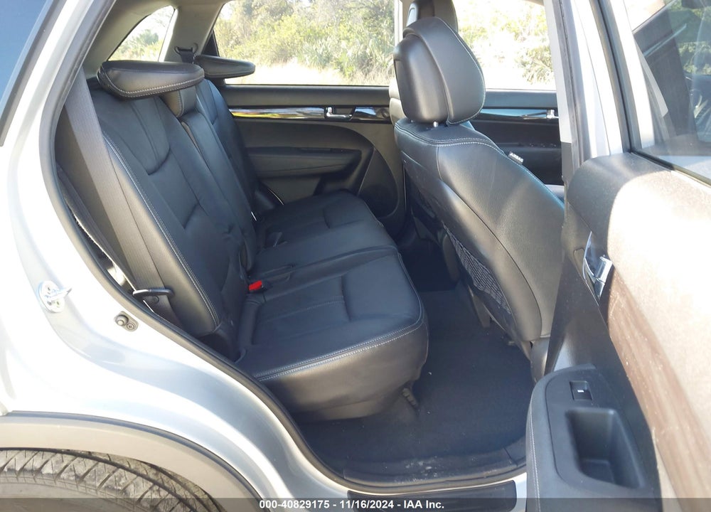 2011 KIA SORENTO EX V6 VIN: 5XYKUDA23BG128332