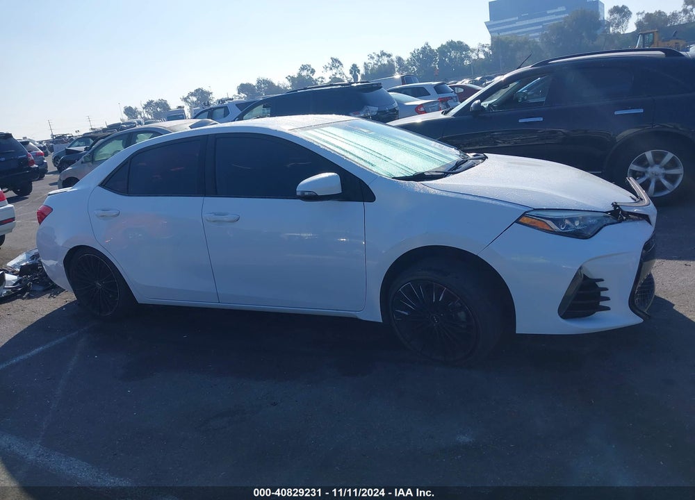 2018 TOYOTA COROLLA SE VIN: 5YFBURHE1JP760012