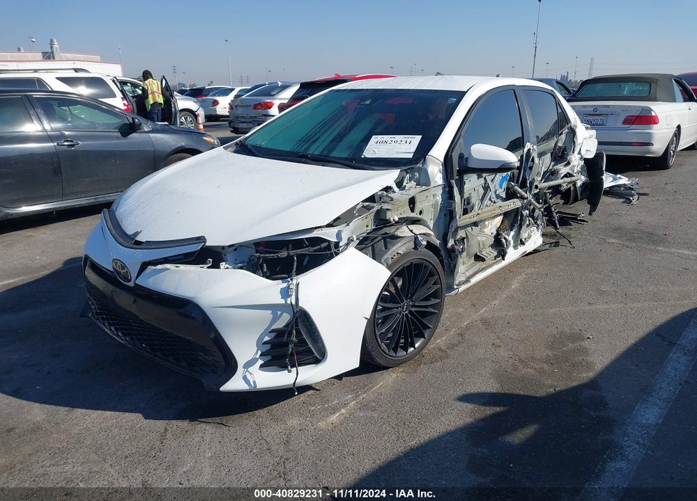 2018 TOYOTA COROLLA SE VIN: 5YFBURHE1JP760012