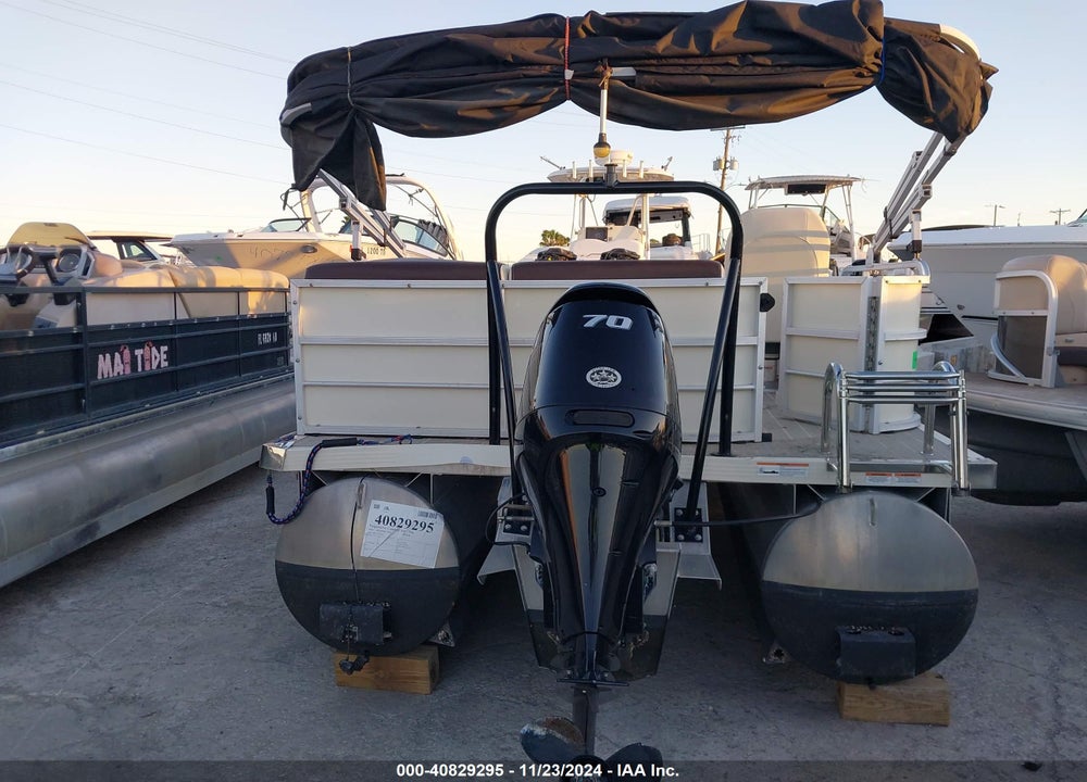 2022 BENNINGTON OTHER VIN: IPIV1715H122