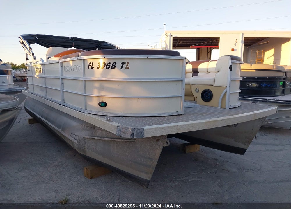 2022 BENNINGTON OTHER VIN: IPIV1715H122