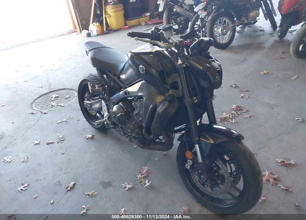 2021 YAMAHA MT09 VIN: JYARN71E3MA001005