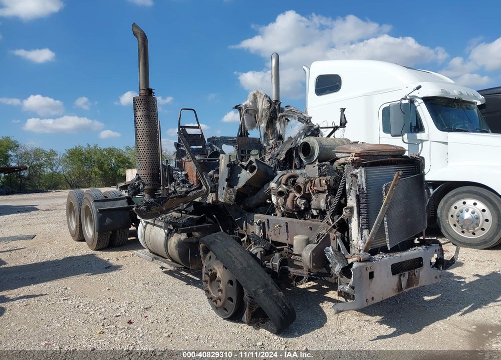 2005 KENWORTH T800 T800 VIN: 1XKDDU9X95R086039