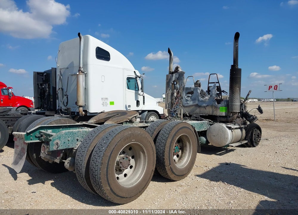 2005 KENWORTH T800 T800 VIN: 1XKDDU9X95R086039