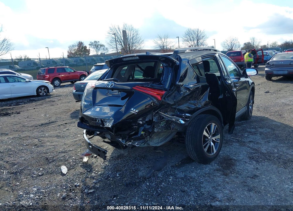 2018 TOYOTA RAV4 XLE VIN: 2T3RFREV3JW734840