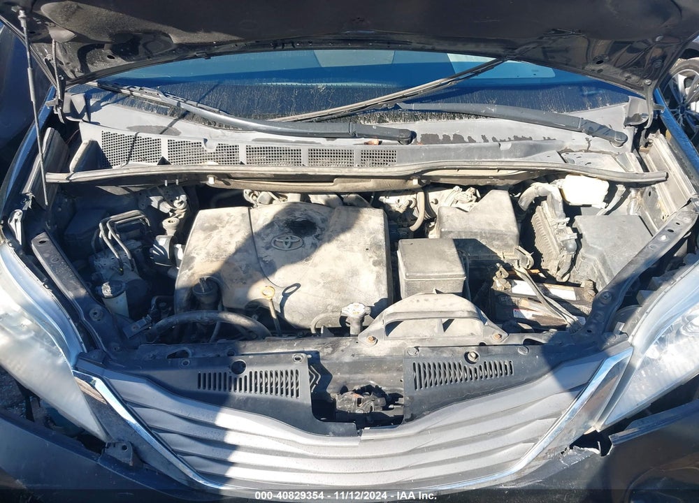 2017 TOYOTA SIENNA VIN: 5TDKZ3DC2HS806127