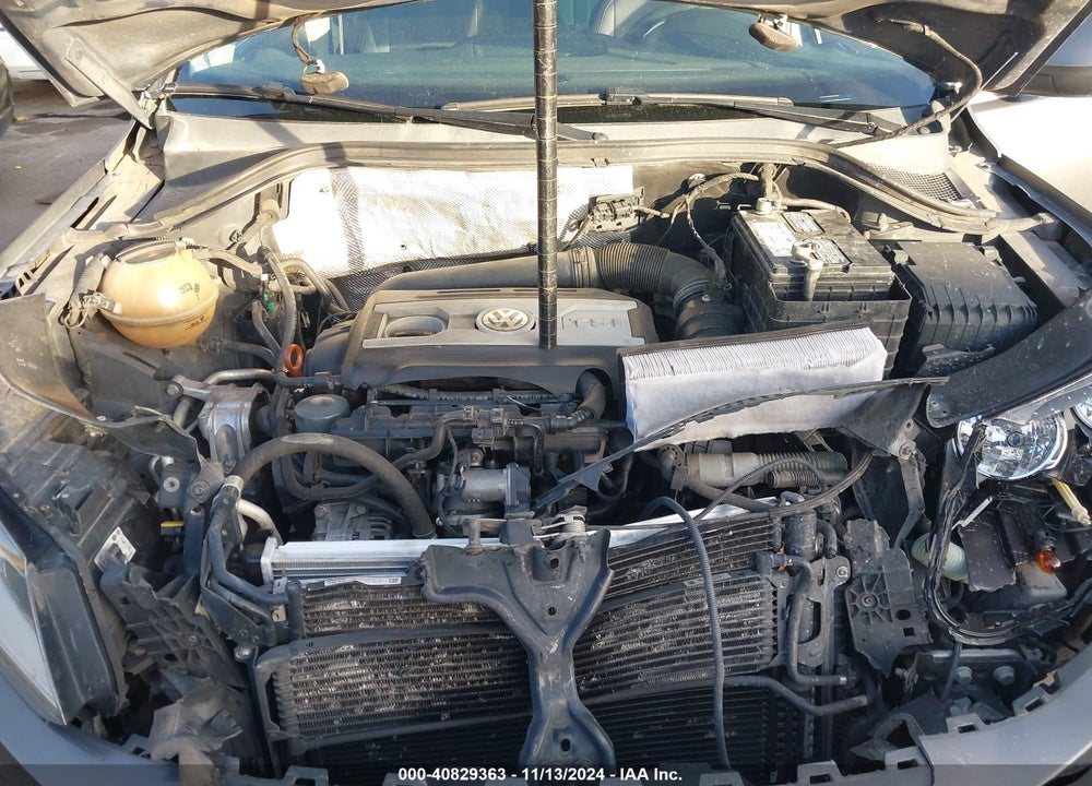 2013 VOLKSWAGEN TIGUAN SE VIN: WVGBV7AX2DW003379