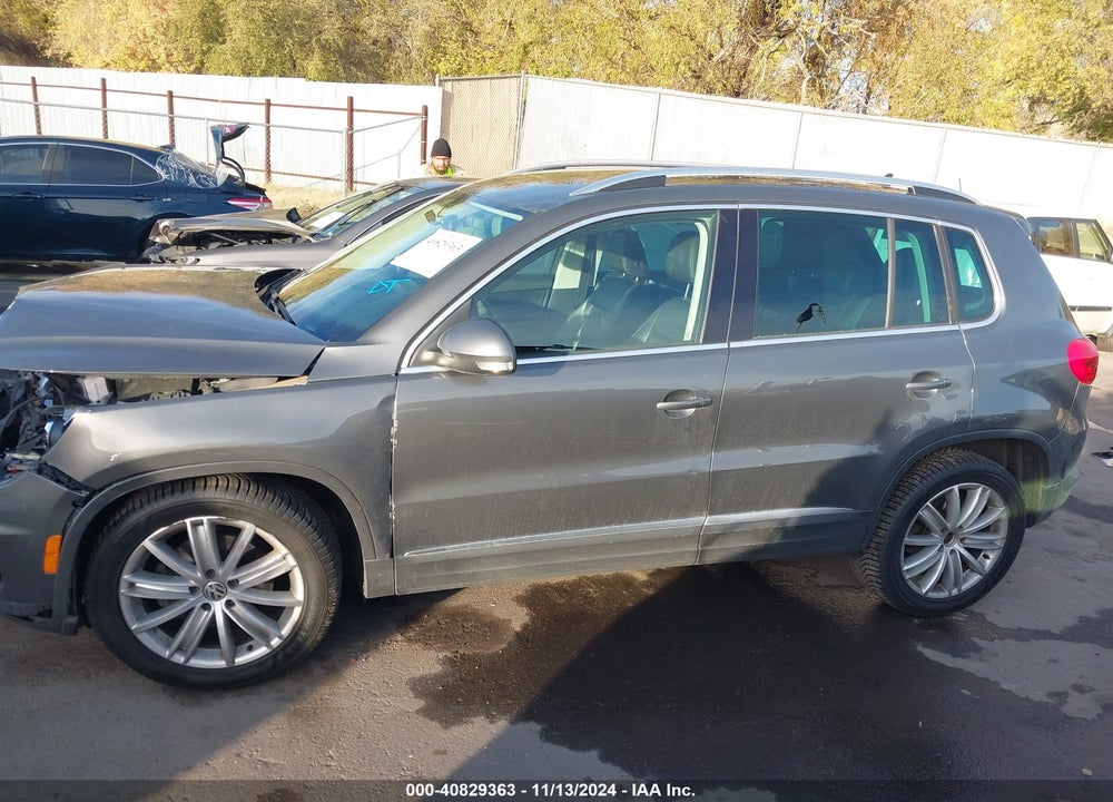 2013 VOLKSWAGEN TIGUAN SE VIN: WVGBV7AX2DW003379