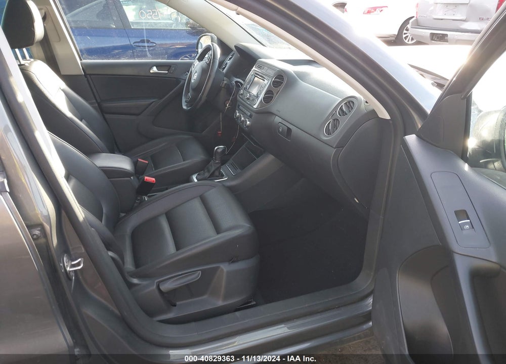2013 VOLKSWAGEN TIGUAN SE VIN: WVGBV7AX2DW003379