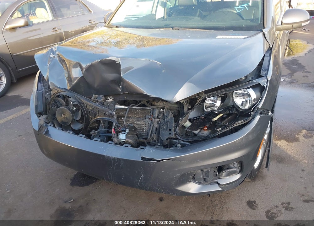 2013 VOLKSWAGEN TIGUAN SE VIN: WVGBV7AX2DW003379