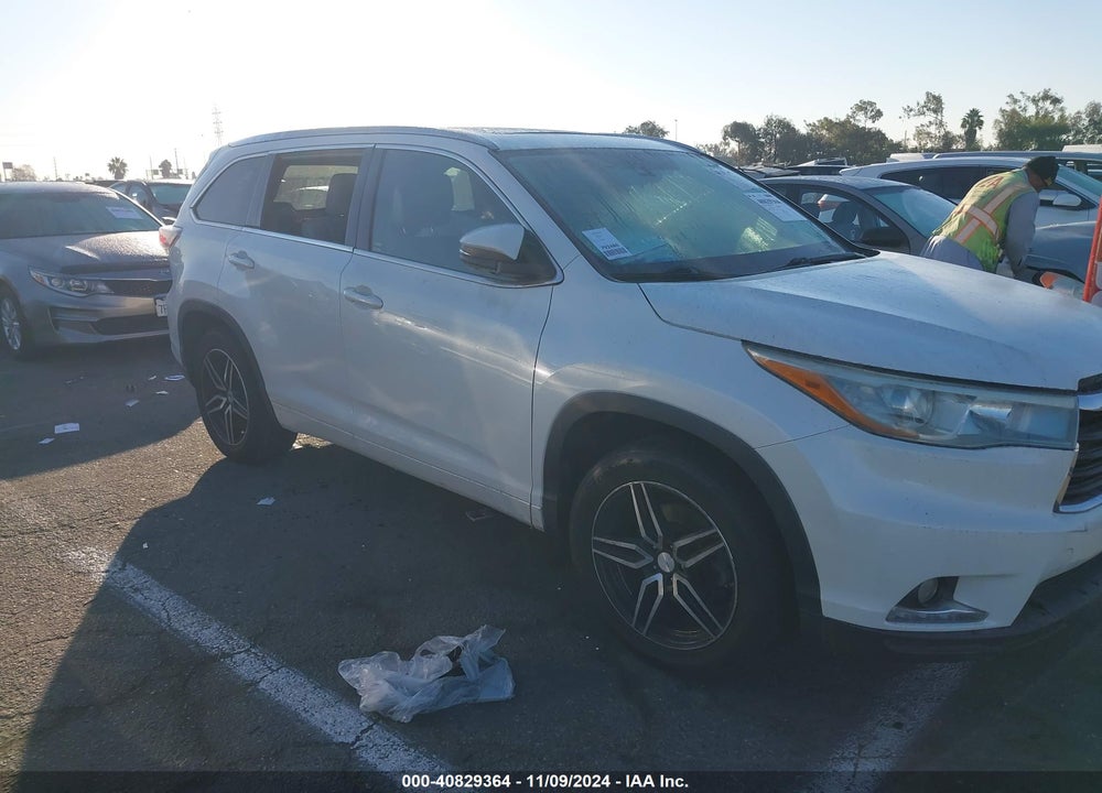 2015 TOYOTA HIGHLANDER LIMITED PLATINUM V6 VIN: 5TDYKRFH8FS057891