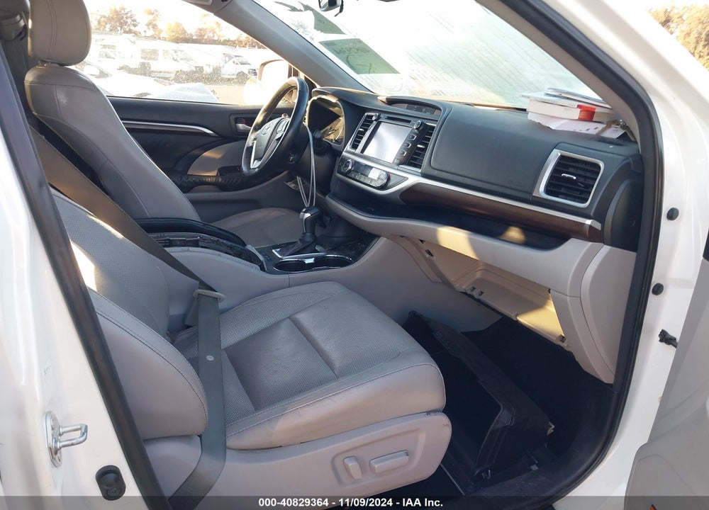 2015 TOYOTA HIGHLANDER LIMITED PLATINUM V6 VIN: 5TDYKRFH8FS057891