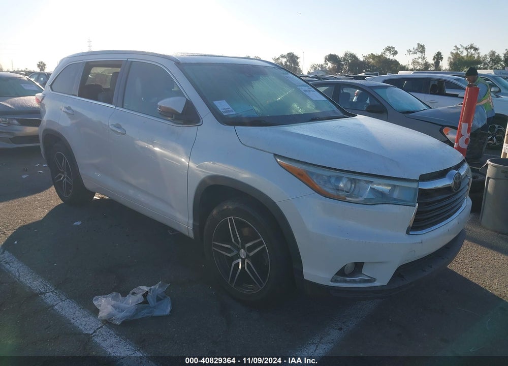 2015 TOYOTA HIGHLANDER LIMITED PLATINUM V6 VIN: 5TDYKRFH8FS057891