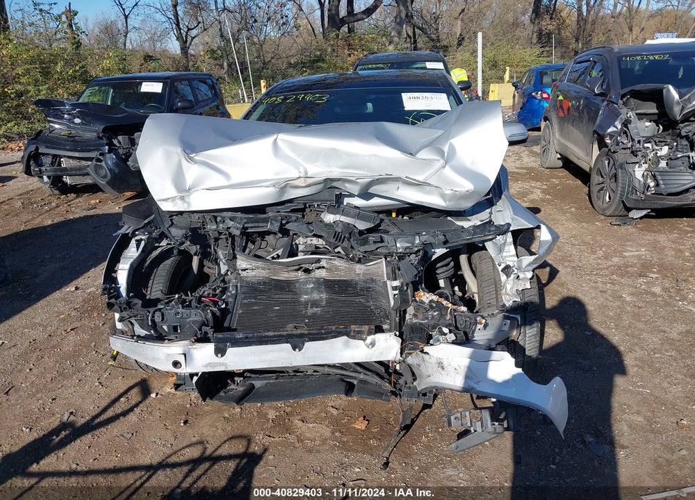 2016 HYUNDAI GENESIS 3.8 VIN: KMHGN4JE8GU132973