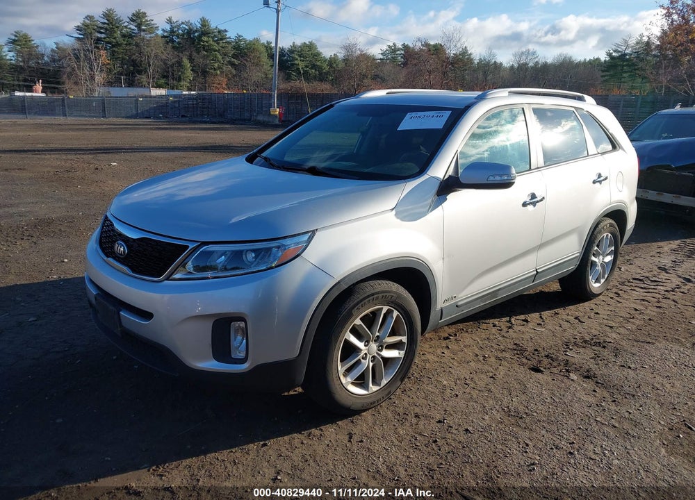 2015 KIA SORENTO VIN: 5XYKTCA64FG558117