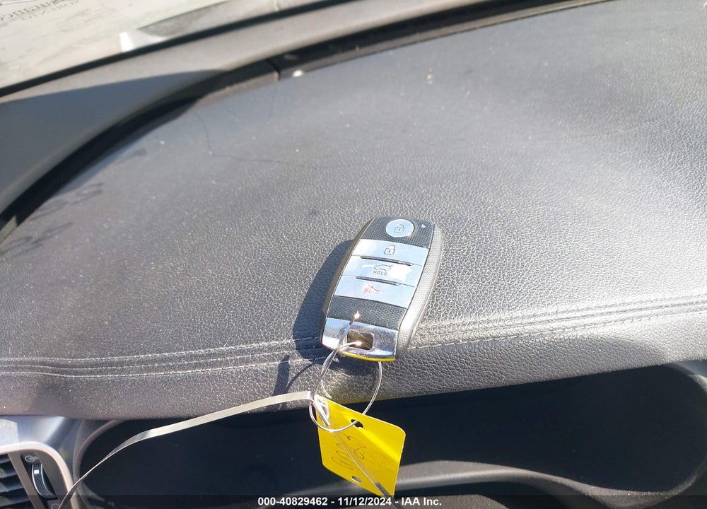 2016 KIA SORENTO 3.3L SXL VIN: 5XYPK4A54GG055520