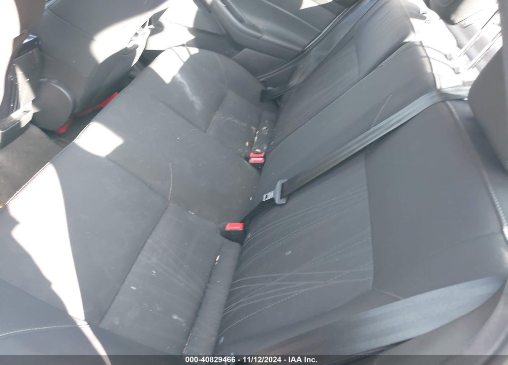 2018 FORD FOCUS VIN: 1FADP3F27JL263857