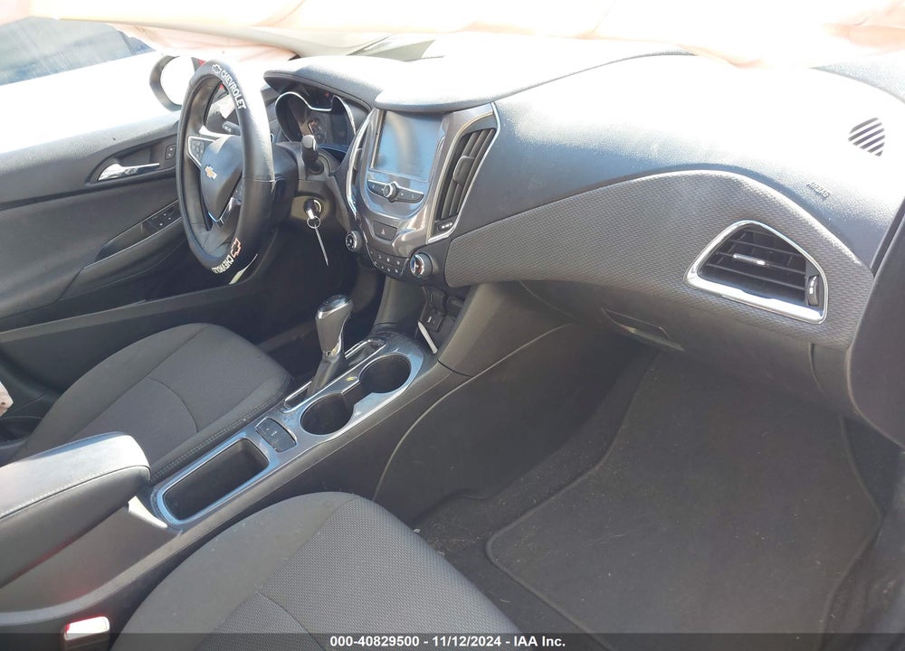 2018 CHEVROLET CRUZE LT AUTO VIN: 1G1BE5SM2J7166187