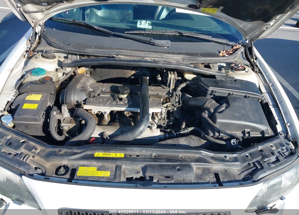 2004 VOLVO V70 2.5T VIN: YV1SW59V042411941