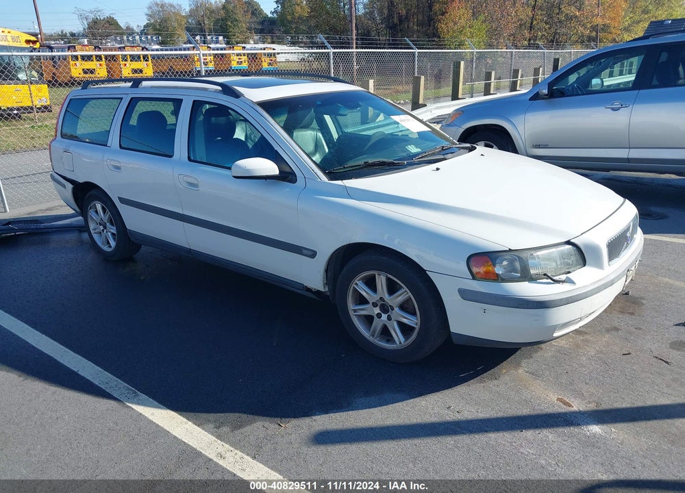 2004 VOLVO V70 2.5T VIN: YV1SW59V042411941