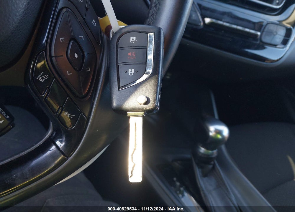 2018 TOYOTA C-HR XLE VIN: NMTKHMBX4JR033597