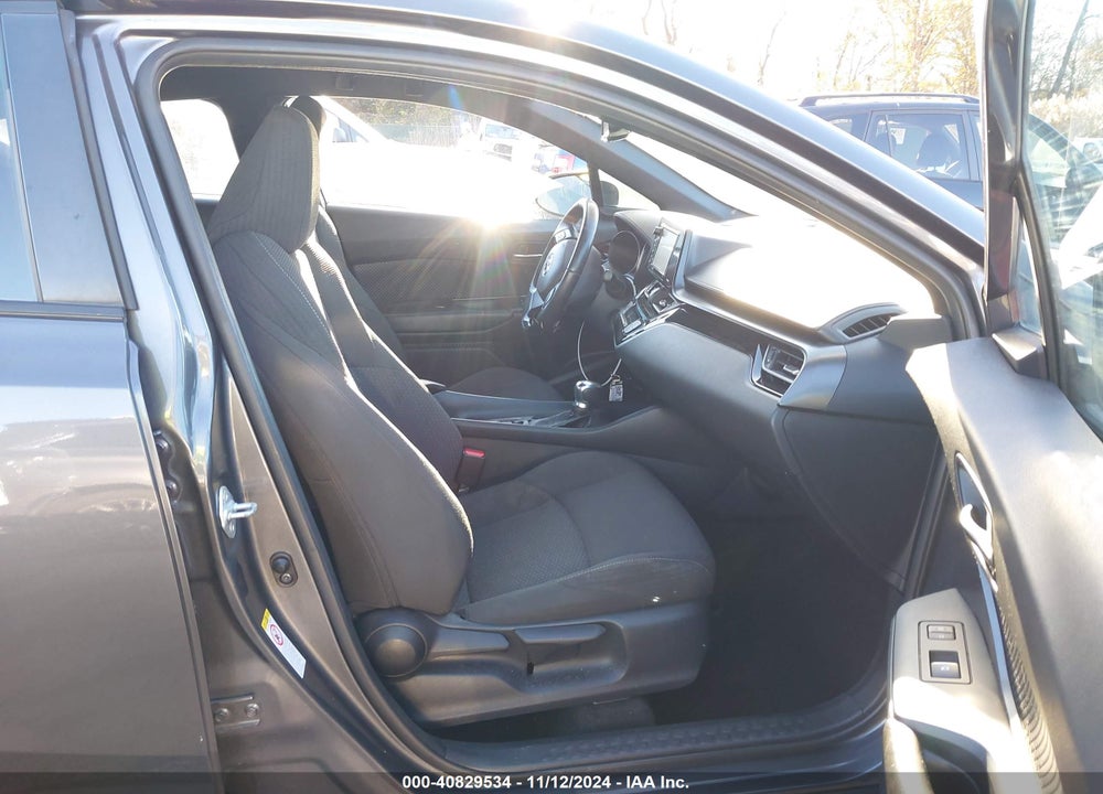 2018 TOYOTA C-HR XLE VIN: NMTKHMBX4JR033597