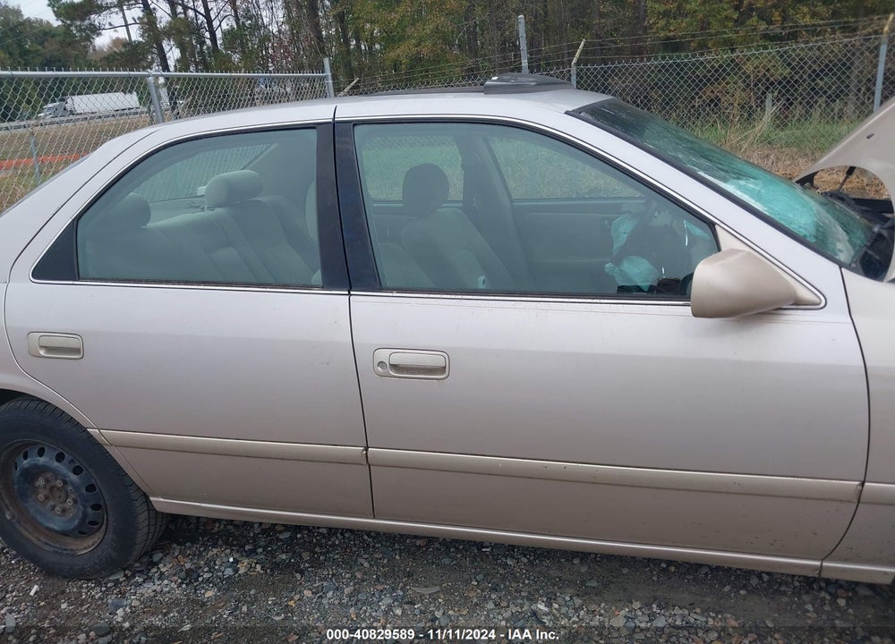 2001 TOYOTA CAMRY LE VIN: 4T1BG22K31U088465