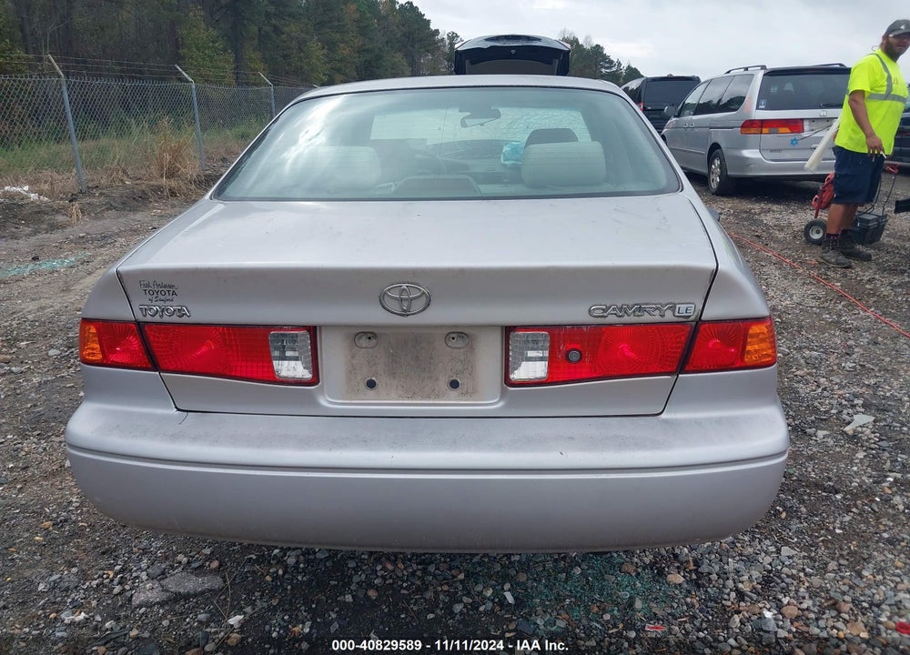 2001 TOYOTA CAMRY LE VIN: 4T1BG22K31U088465