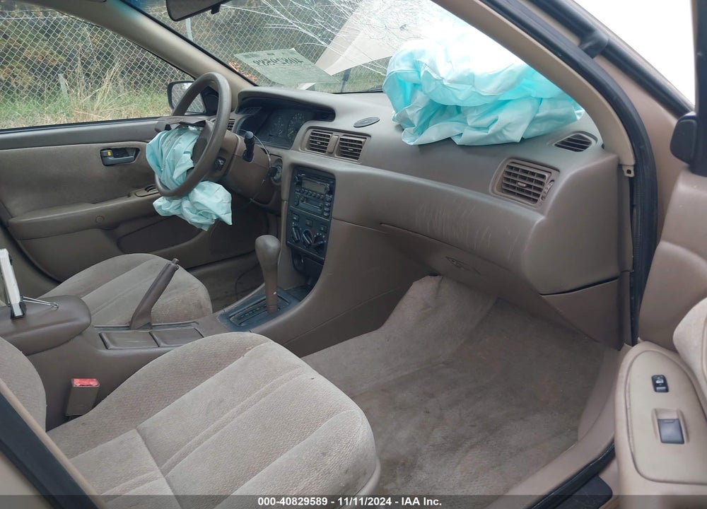 2001 TOYOTA CAMRY LE VIN: 4T1BG22K31U088465