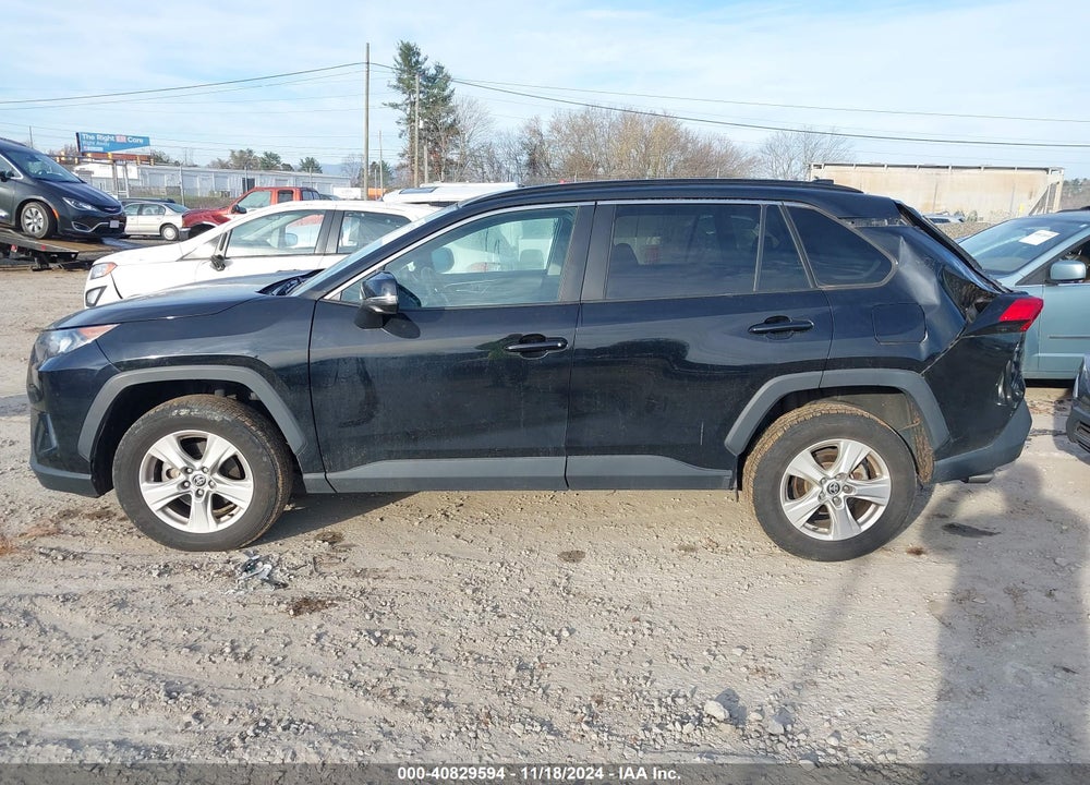 2021 TOYOTA RAV4 XLE VIN: 2T3P1RFV1MC190557
