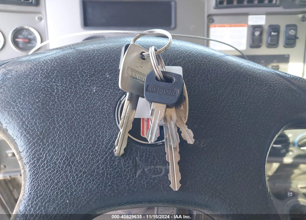 2012 KENWORTH CONSTRUCTION T370 VIN: 2NKHHN7X6CM322515