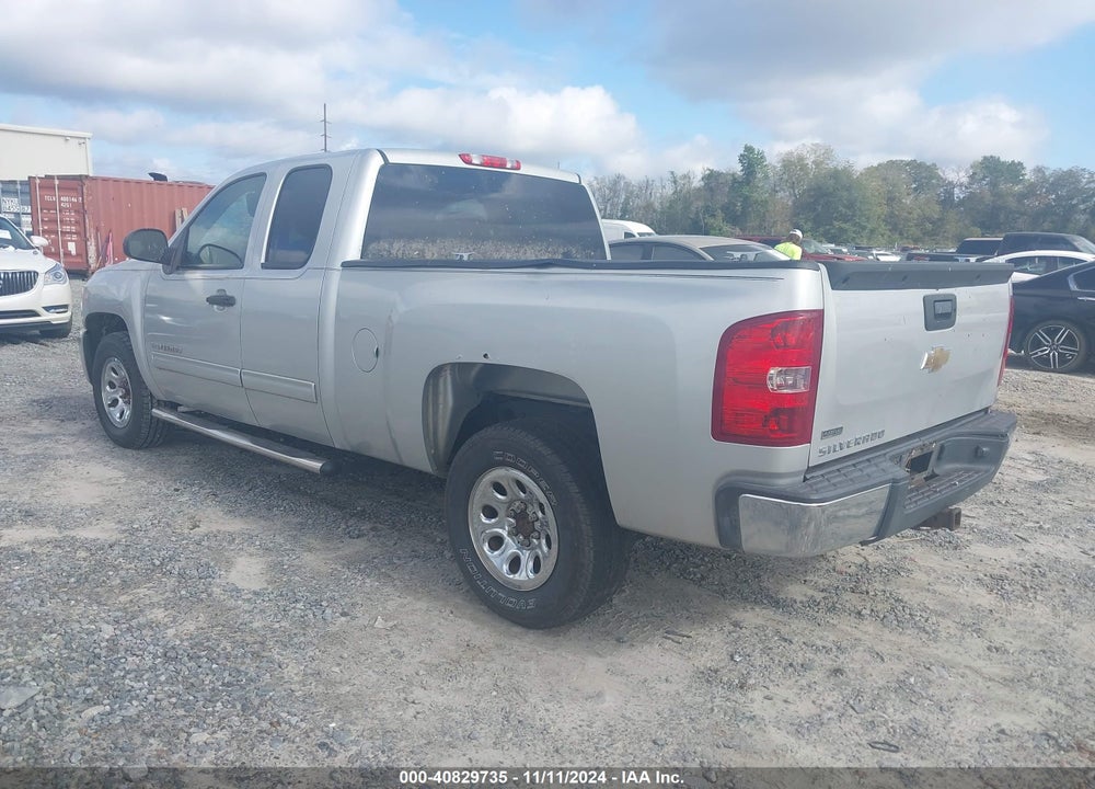 2011 CHEVROLET SILVERADO 1500 LS VIN: 1GCRCREA1BZ392425