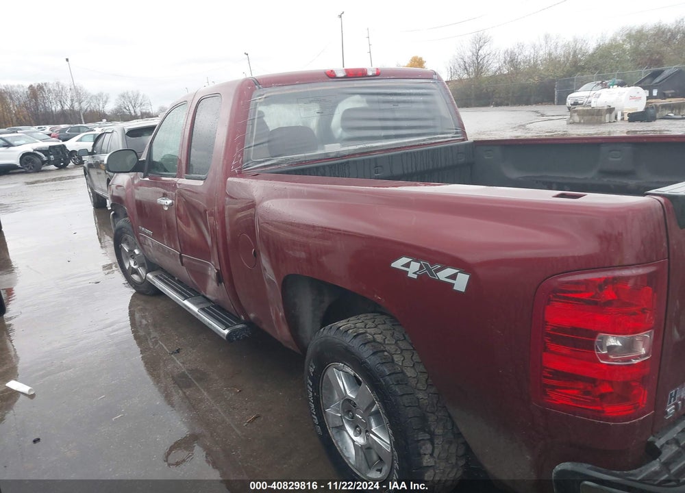 2013 CHEVROLET SILVERADO 1500 LT VIN: 1GCRKSE70DZ403223
