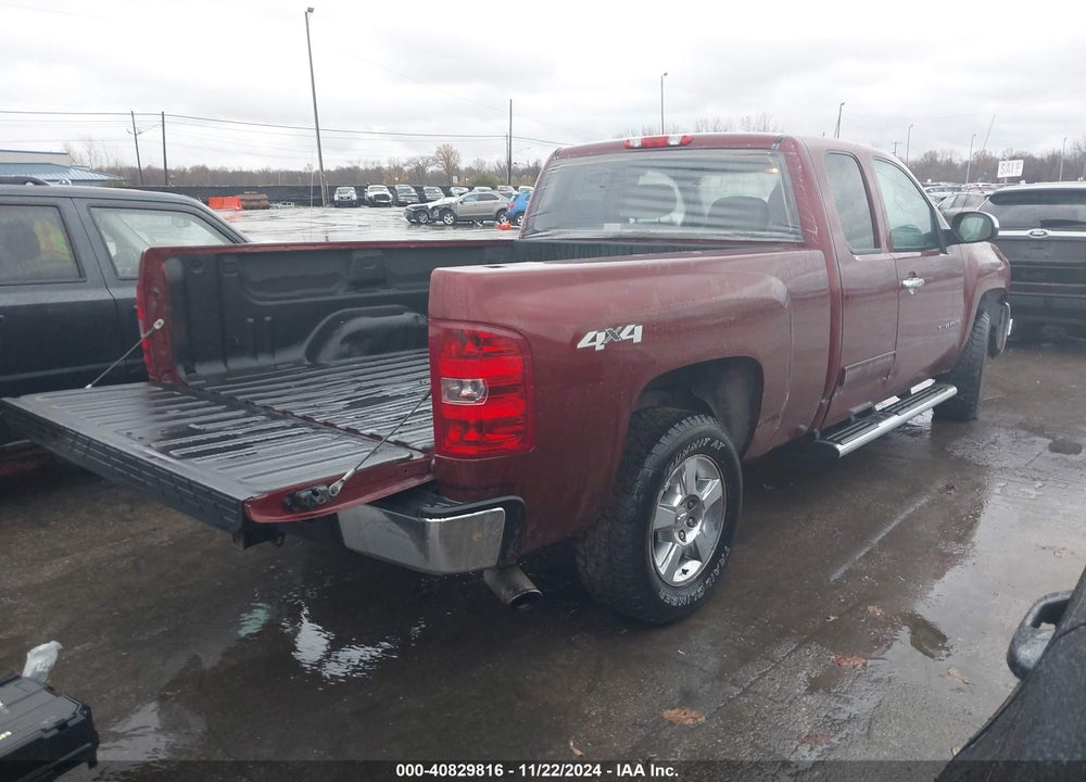 2013 CHEVROLET SILVERADO 1500 LT VIN: 1GCRKSE70DZ403223