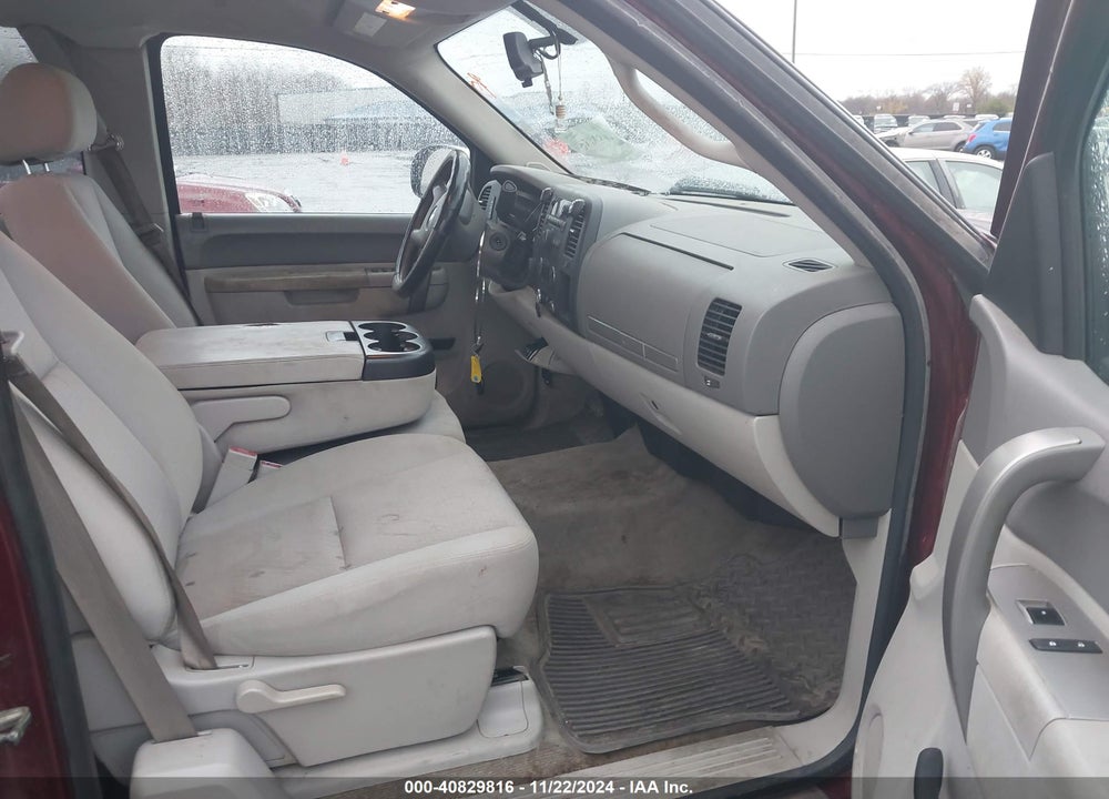 2013 CHEVROLET SILVERADO 1500 LT VIN: 1GCRKSE70DZ403223