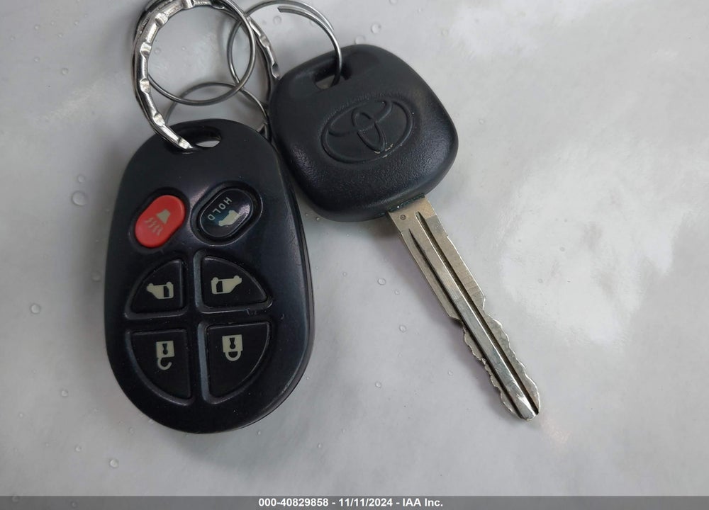 2009 TOYOTA SIENNA XLE VIN: 5TDZK22C19S262432
