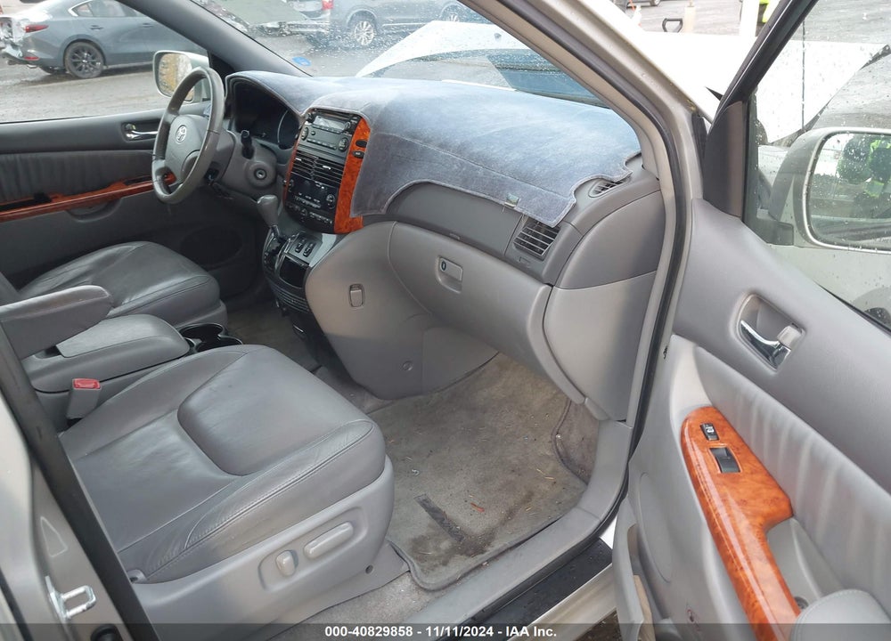 2009 TOYOTA SIENNA XLE VIN: 5TDZK22C19S262432