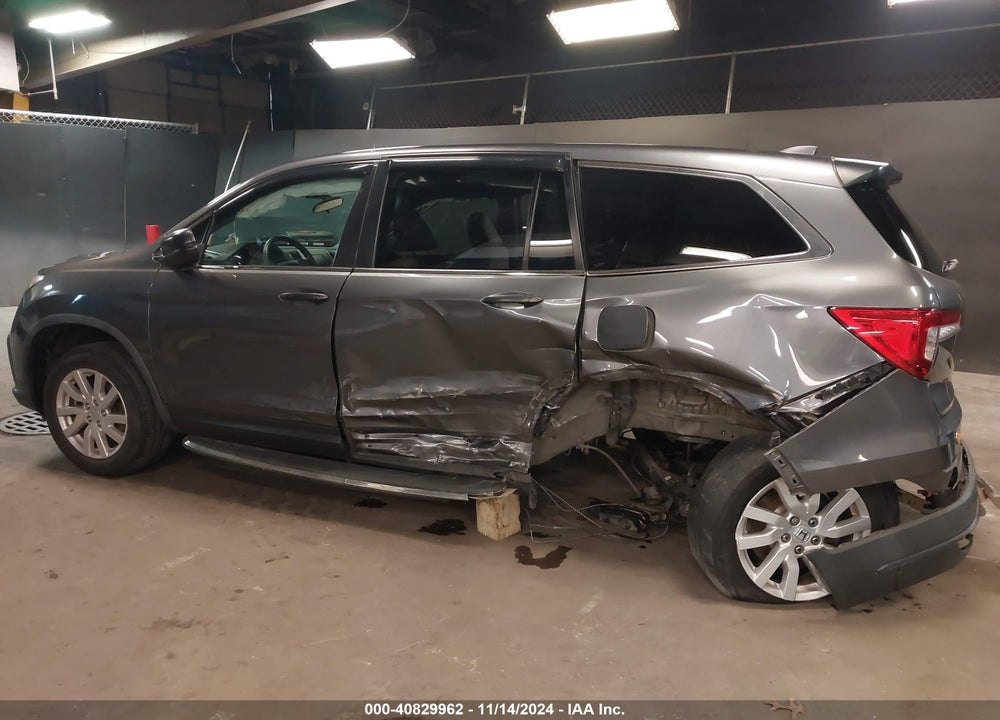 2019 HONDA PILOT LX VIN: 5FNYF6H13KB089486