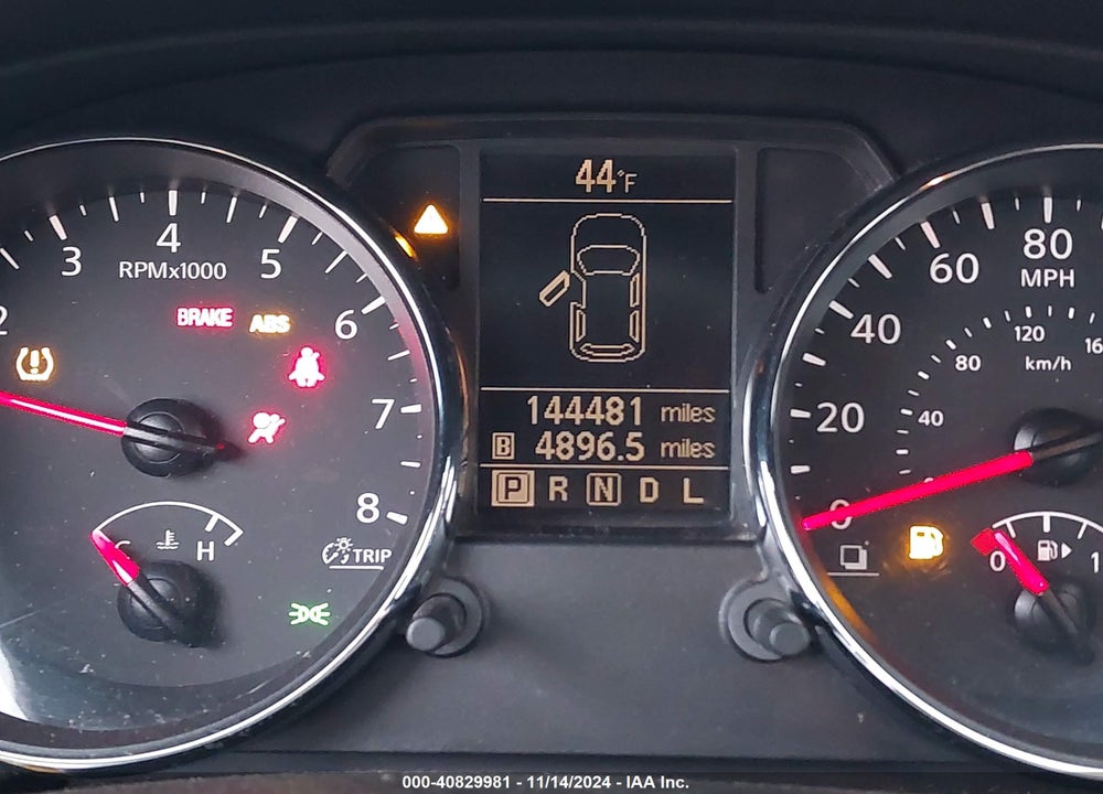 2014 NISSAN ROGUE SELECT S VIN: JN8AS5MT4EW610461