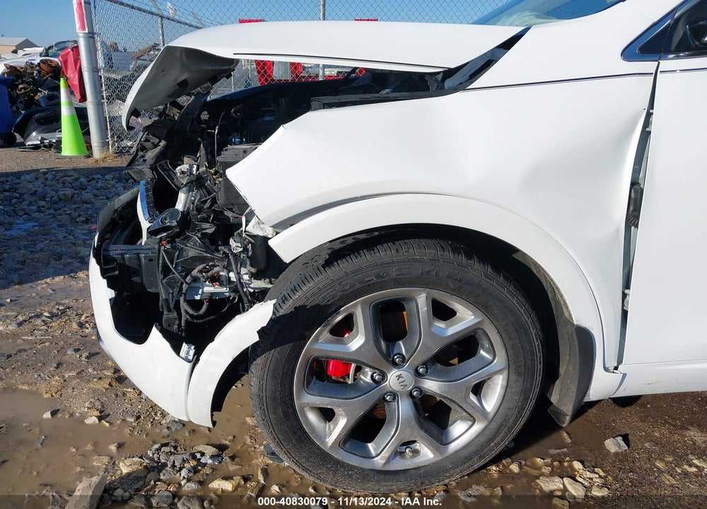 2017 KIA SORENTO 3.3L SX VIN: 5XYPK4A52HG295683