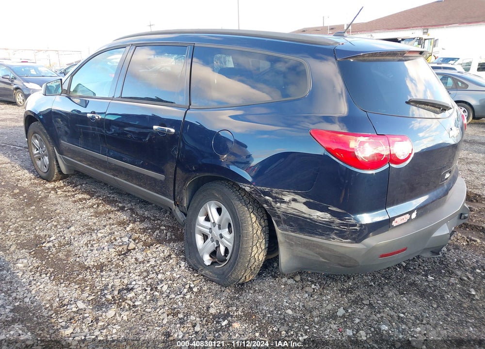 2011 CHEVROLET TRAVERSE LS VIN: 1GNKVFED9BJ193679