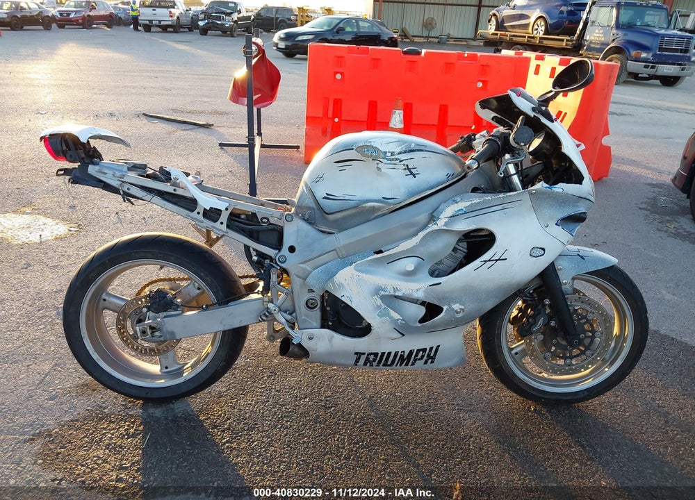 2002 TRIUMPH MOTORCYCLE TT600 VIN: SMT800GEX2J157621