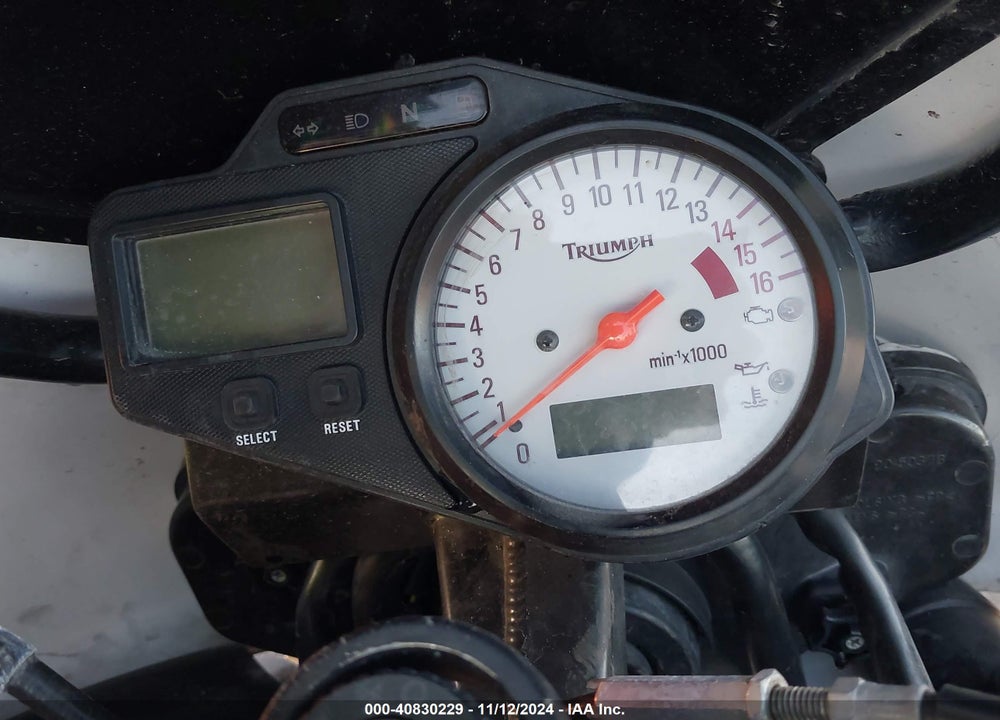 2002 TRIUMPH MOTORCYCLE TT600 VIN: SMT800GEX2J157621