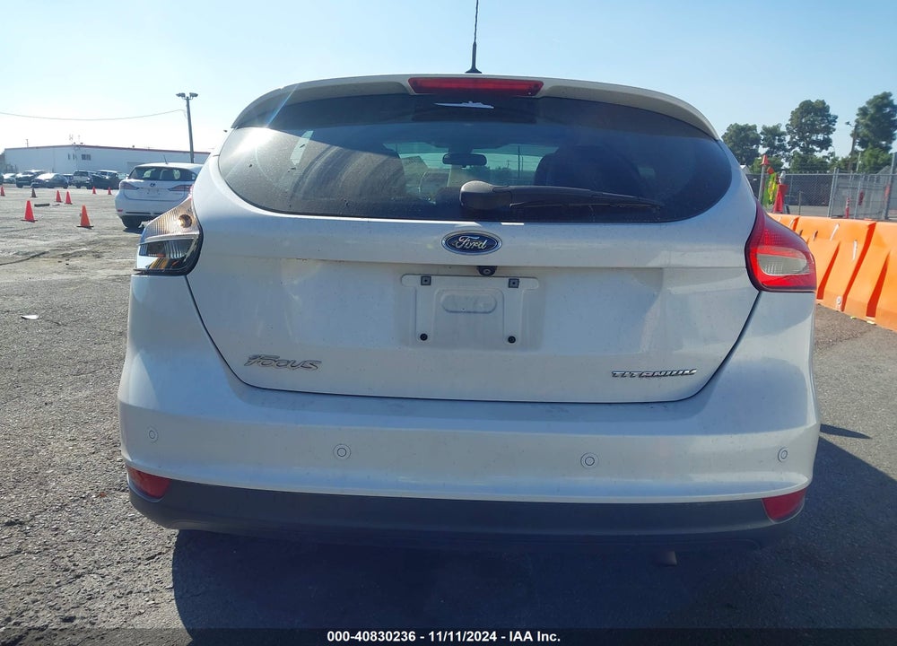 2015 FORD FOCUS TITANIUM VIN: 1FADP3N23FL380229