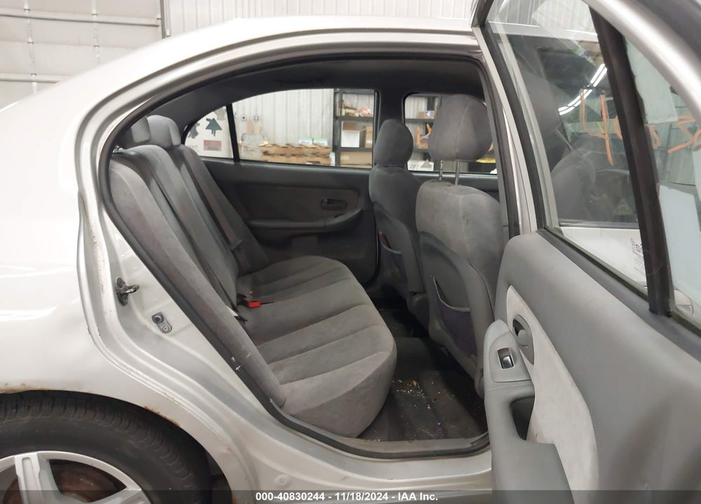 2005 HYUNDAI ELANTRA GLS/GT VIN: KMHDN46DX5U174089